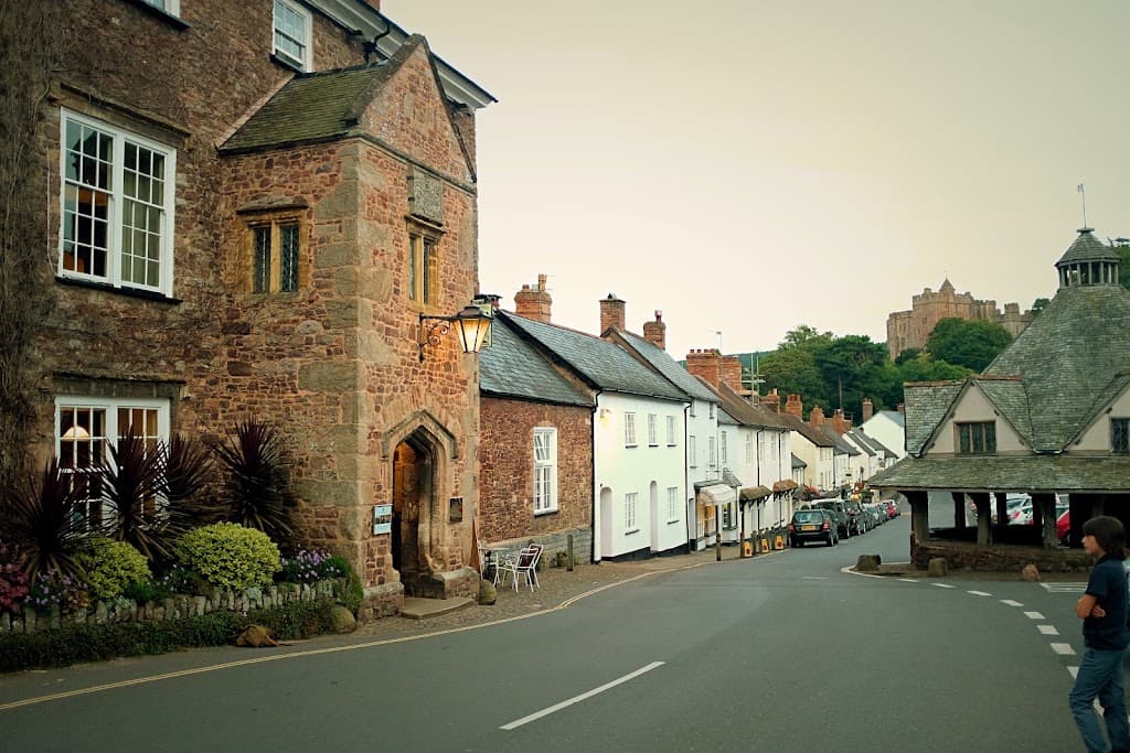 W-Y-P Gledhill Chartered Surveyors & Valuers
